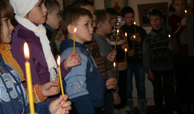 У Сєвєродонецьку молилися за дітей-сиріт