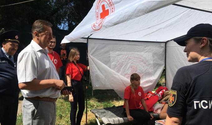 Мешканці пошкодженого у липні будинку в Лисичанську висловили подяку Віталію Комарницькому