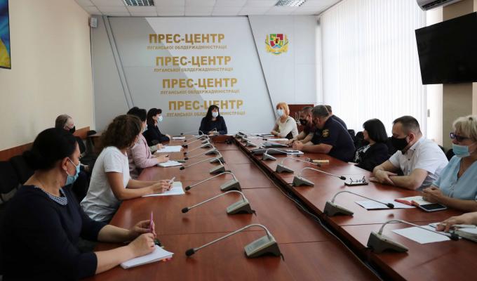 На Луганщині проведено засідання комісії з питань гуманітарної допомоги при ОДА