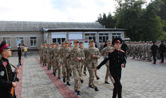 Першокурсники військового ліцею отримали перші свої погони