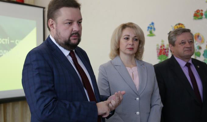 Сергій Філь відзначив внесок педагогів у розвиток «Нової української школи» на Луганщині