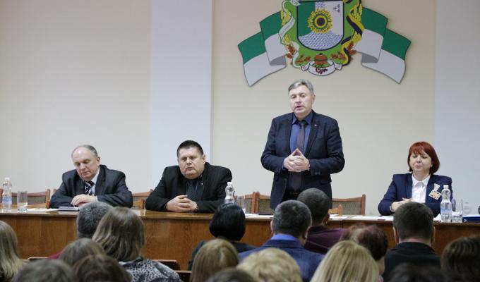 Питання зайнятості сільського населення обговорили під час візиту голови облдержадміністрації Юрія Гарбуза до Білокуракинського району. 