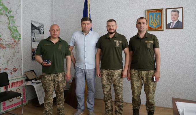 Офіцери цивільно-військового співробітництва отримали обласні відзнаки