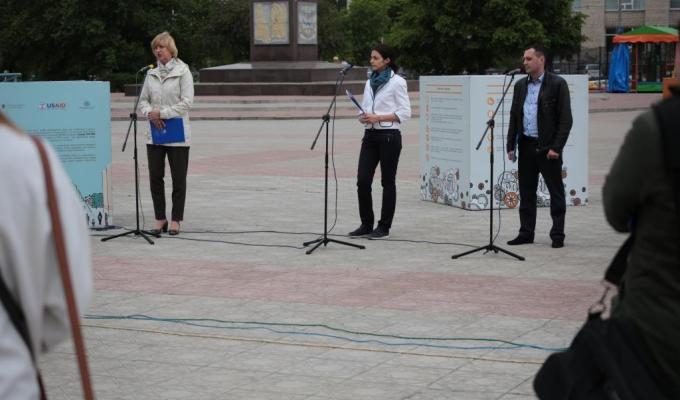 У місті Сєвєродонецьку презентовано інсталяцію «Грані» щодо попередження торгівлі людьми