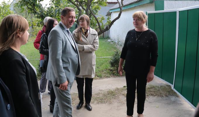 У Новопсковському районі Віталій Комарницький відвідав сироварів