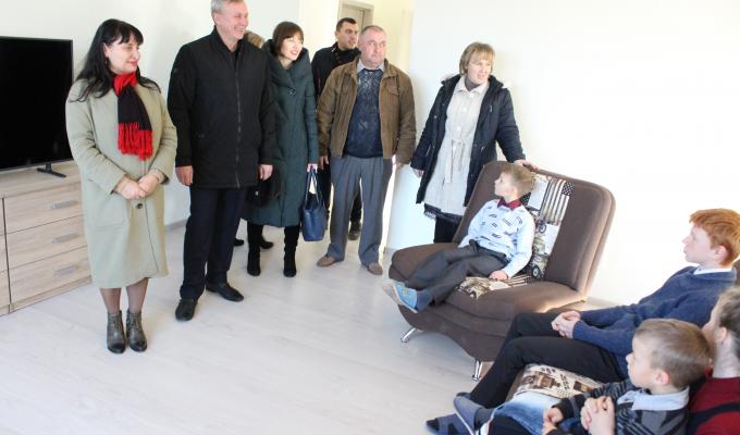 У Білолуцьку відкрили дитячий будинок сімейного типу