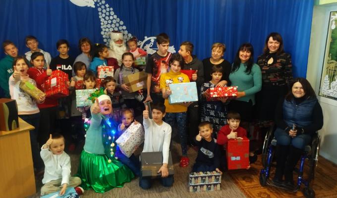 Діти з Лисичанського центру соціально-психологічної реабілітації отримали подарунки до зимових свят від Спілки Самаритян України