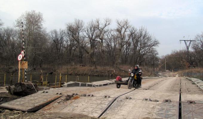 Захисники Луганщини забезпечують роботу понтонної переправи