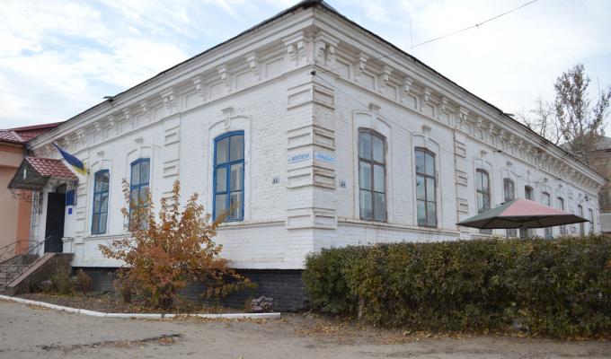 17 квітня 2018 р. у приміщенні Луганського обласного краєзнавчого музею відбудеться відкриття  виставки японської художниці Нацуме, яка малює українських військових у стилі манга.