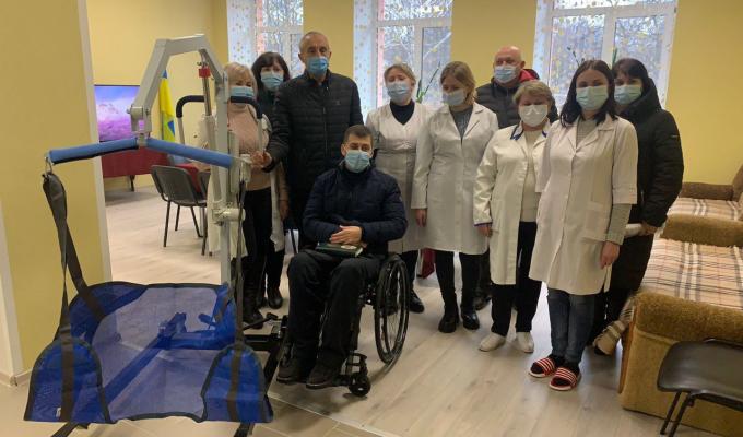 У Сватівській обласній лікарні з надання психіатричної допомоги з’явився сучасний мобільний підйомник