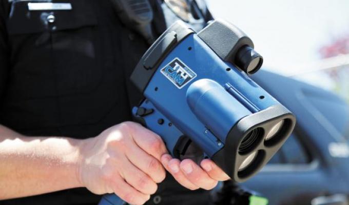 Відсьогодні поліція використовуватиме на дорогах прилади вимірювання швидкості