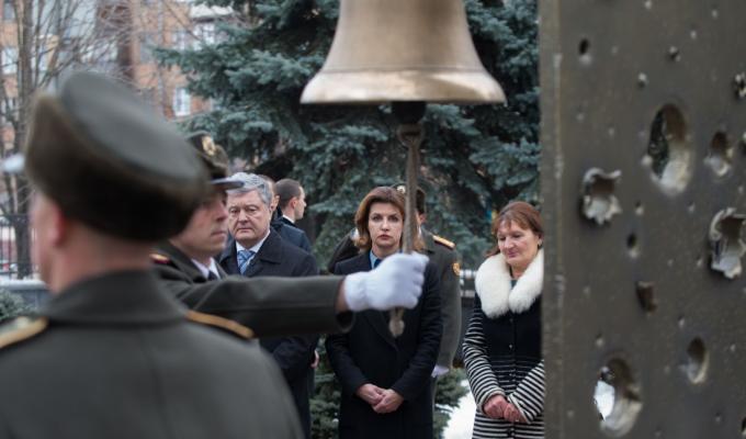 Президент разом з дружиною вшанували пам’ять загиблих українських воїнів