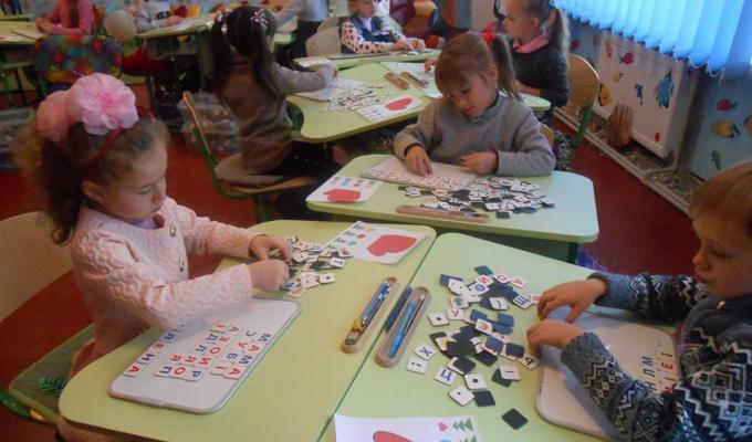 Півмільйона витрачено на забезпечення учнів перших класів Троїцького району 