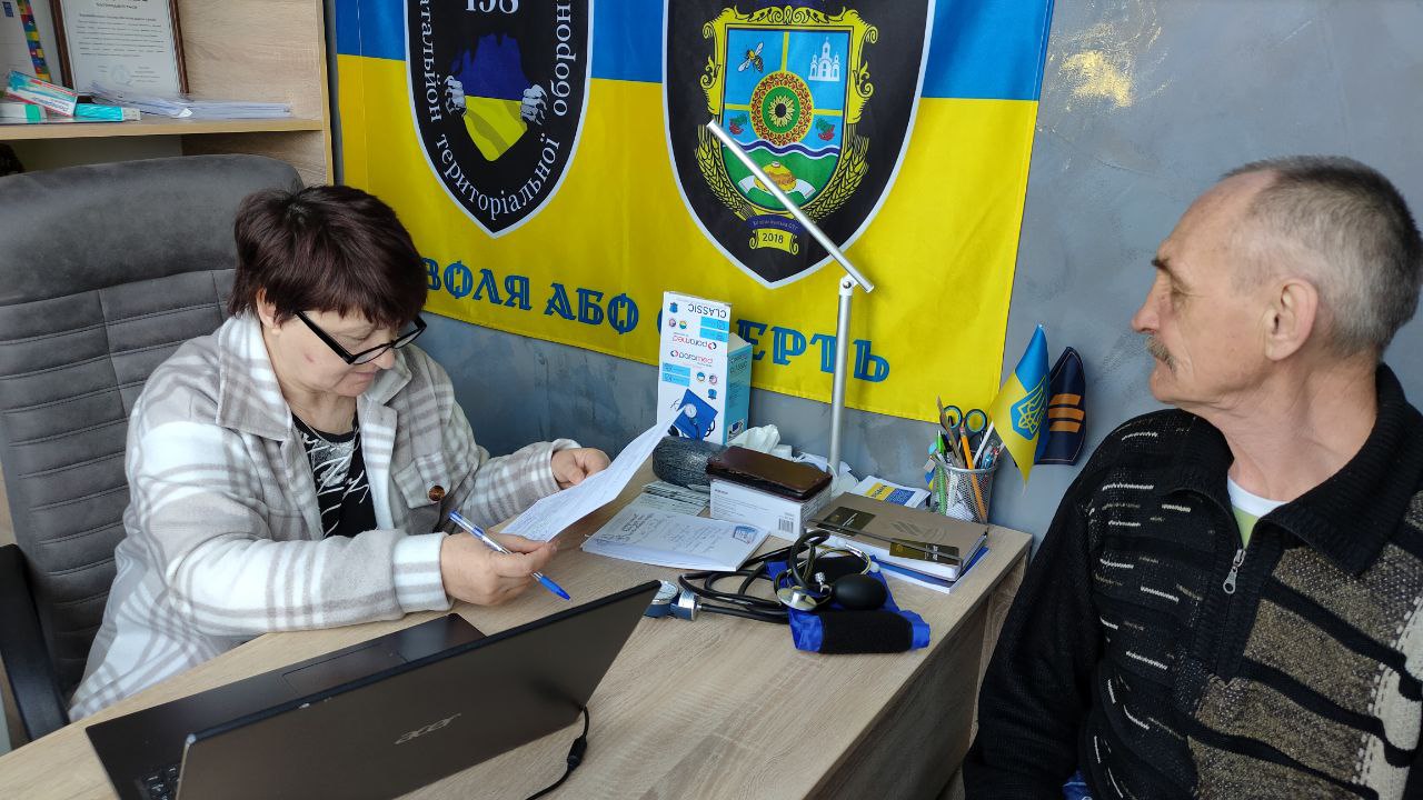 У луганських хабах приймають лікарі двох медзакладів Сватового