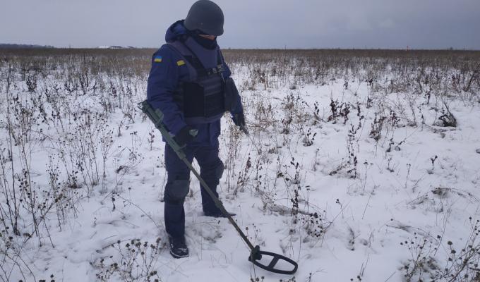 Піротехніками на Луганщині виявлено та вилучено 25 артилерійських снарядів 