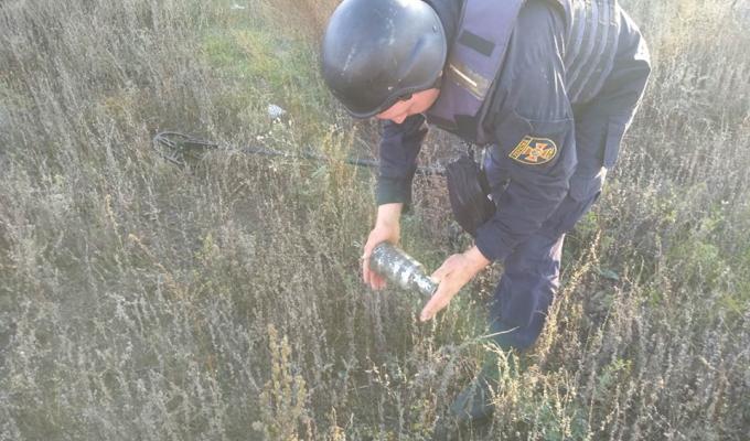 Піротехніками на Луганщині виявлено та вилучено 64 одиниці вибухонебезпечних предметів 