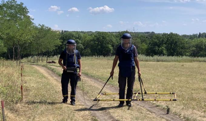 Піротехніками на Луганщині виявлено та вилучено 58 артилерійських снарядів 