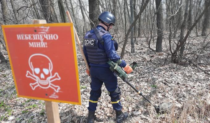 Піротехніками на Луганщині виявлено та вилучено три вибухонебезпечних предмети
