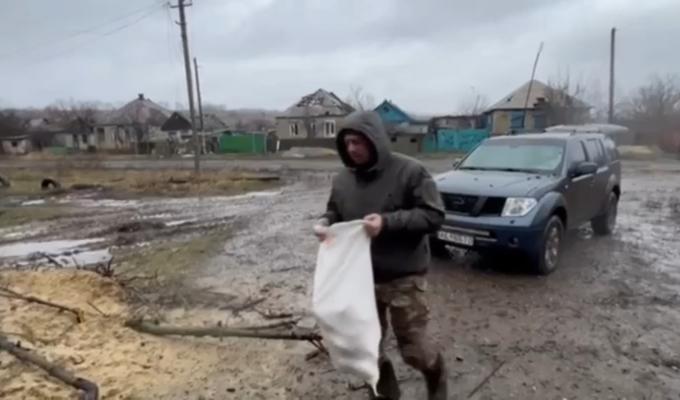 Луганські поліцейські доставили допомогу до мешканців деокупованих сіл