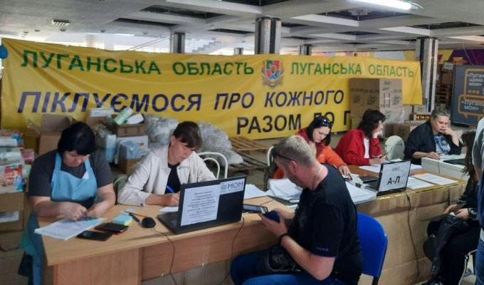 Упродовж тижня ВПО з Луганщини в гумхабах Сєвєродонецької громади отримали 763 продуктових набори