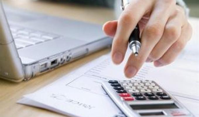 Субсидія не призначається на наступний період, якщо є прострочена заборгованість понад два місяці з оплати послуг