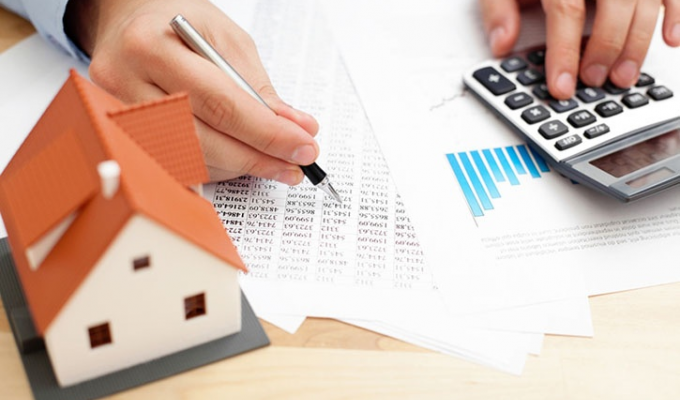 Субсидія не призначається на наступний період, якщо є прострочена заборгованість понад два місяці з оплати послуг