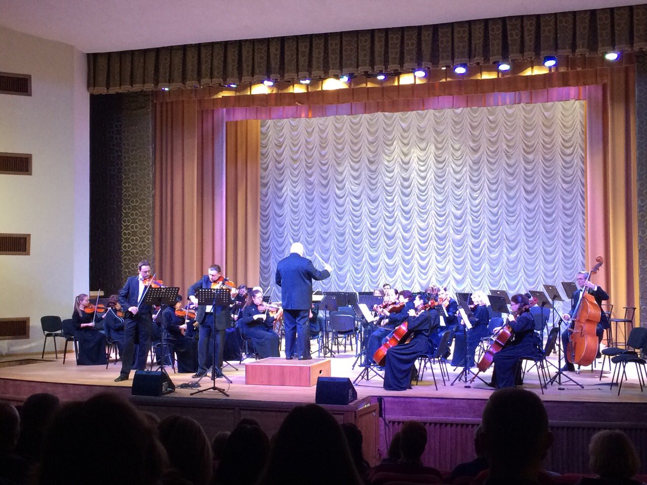 Симфонії Моцарта і Брамса лунали у Сєвєродонецькому обласному музичному училищі