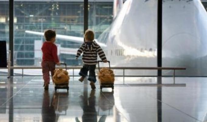 В Україні удосконалено порядок вивезення дітей за кордон