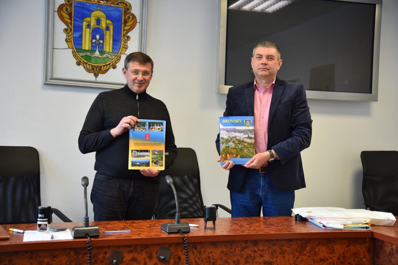 Сватівська та Броварська громади офіційно закріпили партнерство в рамках проєкту «Пліч-о-пліч»