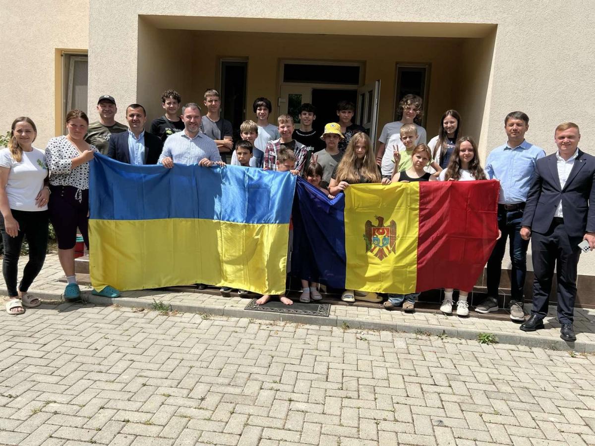 Оздоровлення без кордонів: 20 юних луганчан проводять літо в Молдові