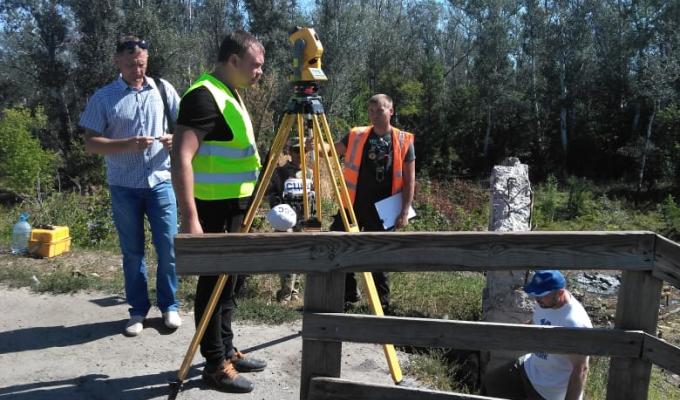 Єднаємо Луганщину: українські проектувальники обстежили зруйновану частину мосту