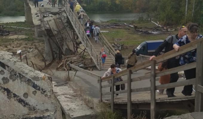 Єднаємо Луганщину: тривають відновлювальні роботи біля зруйнованого мосту