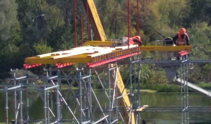 Єднаємо Луганщину: у Станиці Луганській триває відновлення мосту