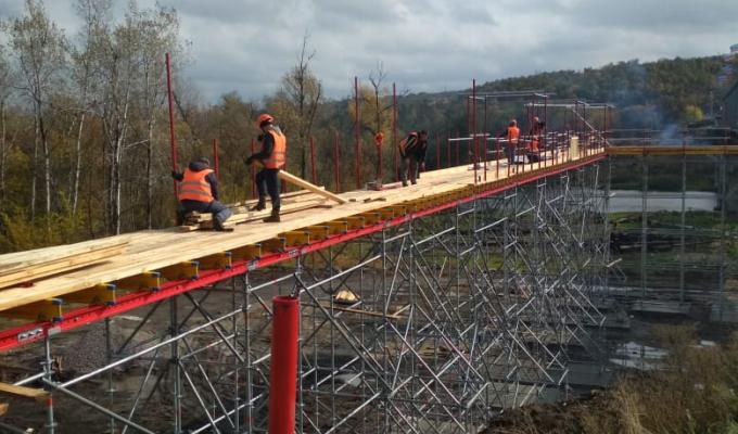 Єднаємо Луганщину: тривають відновлювальні роботи біля зруйнованого мосту