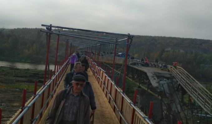 Єднаємо Луганщину: сьогодні у Станиці Луганській відкрили тимчасовий обхідний міст 