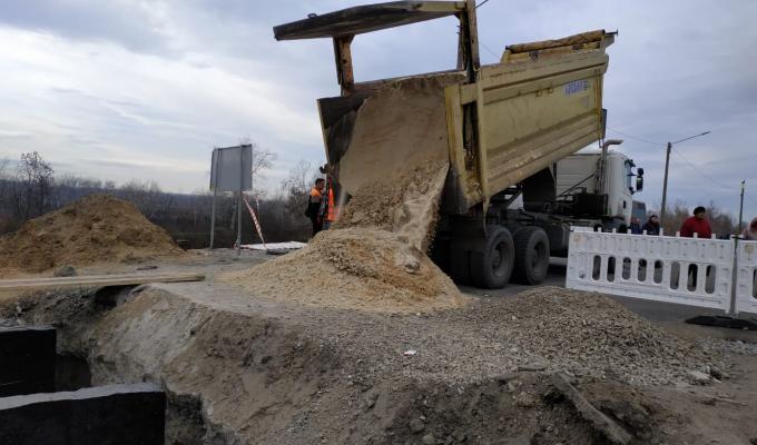 Єднаємо Луганщину: тривають роботи щодо відновлення мосту на КПВВ «Станиця Луганська»