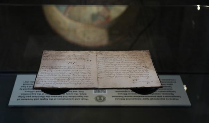 За ініціативою Володимира Зеленського до України вперше в історії привезли оригінал Конституції Пилипа Орлика