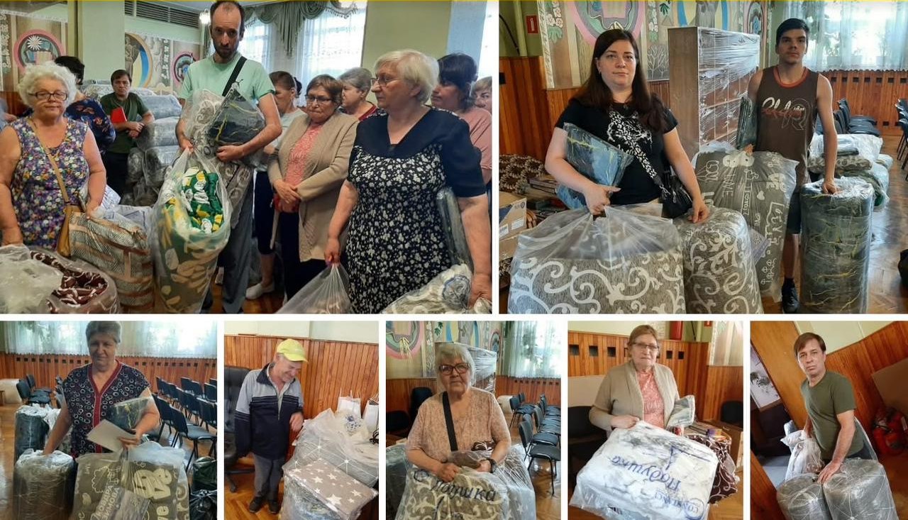 Переселенці з Луганщини, які мешкають у Києві, отримали постільну білизну від благодійників