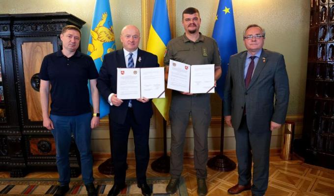 Із Люблінським воєводством домовилися співпрацювати в економіці, науці, культурі. Також Польща допоможе в оздоровленні наших дітей, - Артем Лисогор