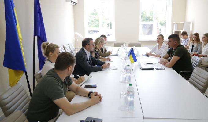 Реалізовуємо міжнародну підтримку та готуємось до відновлення Луганщини, – Артем Лисогор зустрівся з делегацією ПРООН в Україні