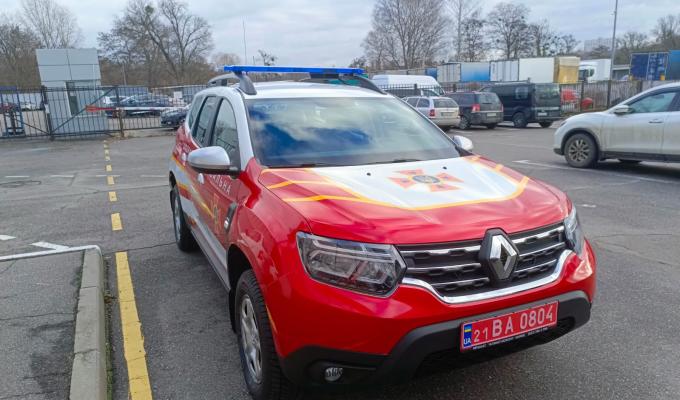 Пожежно-рятувальний загін Луганщини отримав новий автомобіль від Сватівської громади