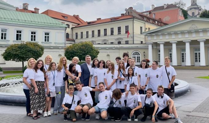 До резиденції Президента Литви завітали школярі з Сєвєродонецька