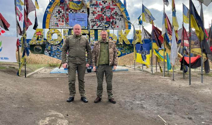 Передали автомобіль луганській бригаді тероборони