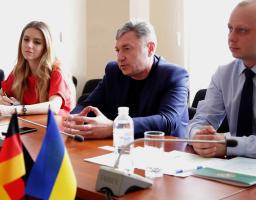 Юрій Гарбуз опікується питанням гуманітарної допомоги для жителів уздовж лінії розмежування