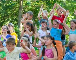 Діти з прифронтової Попаснянщини поїхали на відпочинок до оздоровчого центру на Львівщині