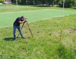 На Міловщині будують футбольний майданчик зі штучним покриттям