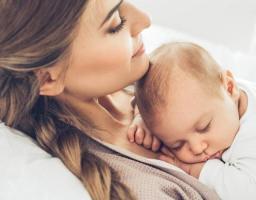 Верховна Рада підтримала перезапуск програми «Пакунок малюка»