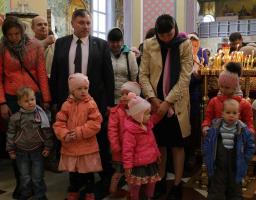 Більше 6000 малюнків маленьких луганчан священнослужителі передадуть на непідконтрольну територію