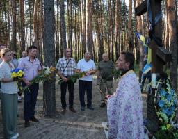 На Старобільщині Юлія Лапутіна вшанувала пам’ять загиблих захисників України