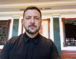 Щойно підписав новий санкційний пакет – і це особливі санкції, які б'ють по багатьох російських фінансових схемах – звернення Президента